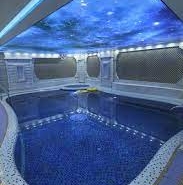 اجرای استخر در نور